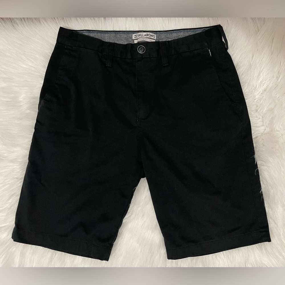 Billabong Men’s Black Carter Shorts. Size 32